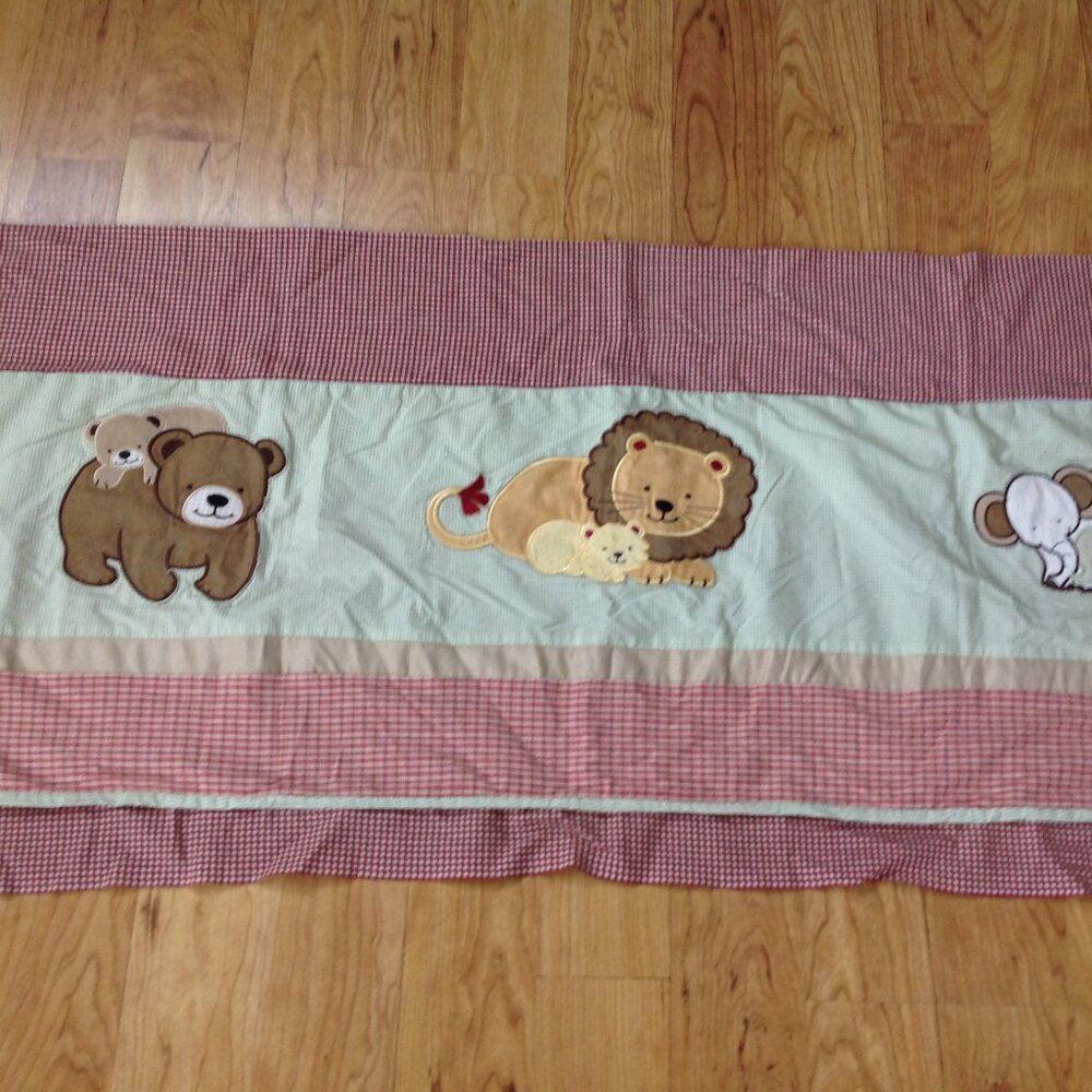 Cute Animal Themed Childs Room Valance